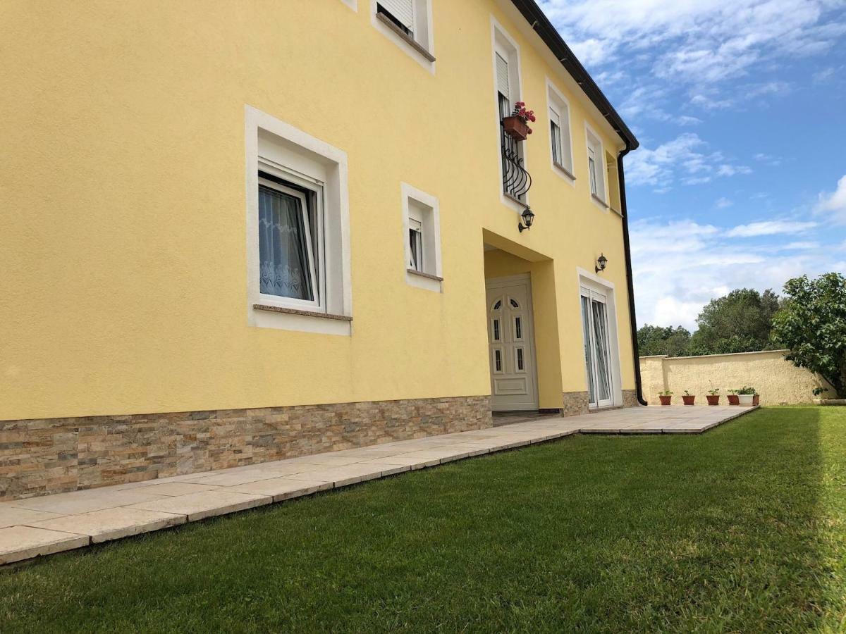 Apartments Flora Porec Exterior photo